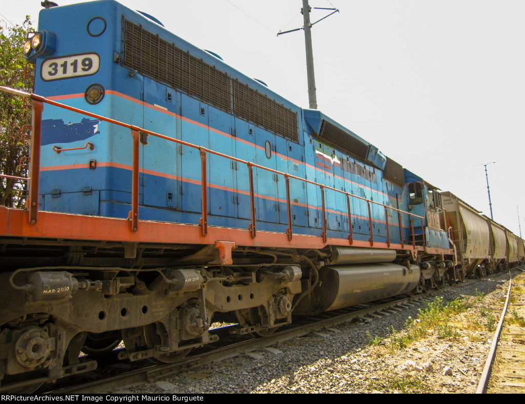 FXE SD40-2 with FNM blue scheme